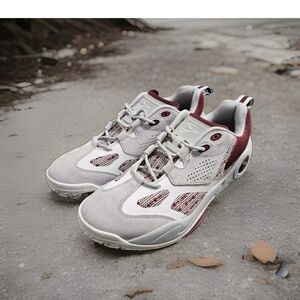 NWOB SHAQ Men’s Raq Low Basketball Sneakers – Grey / Maroon – Size 11